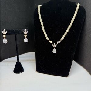 Elegant Pearl and Cubic Zurconia Jewelry Set